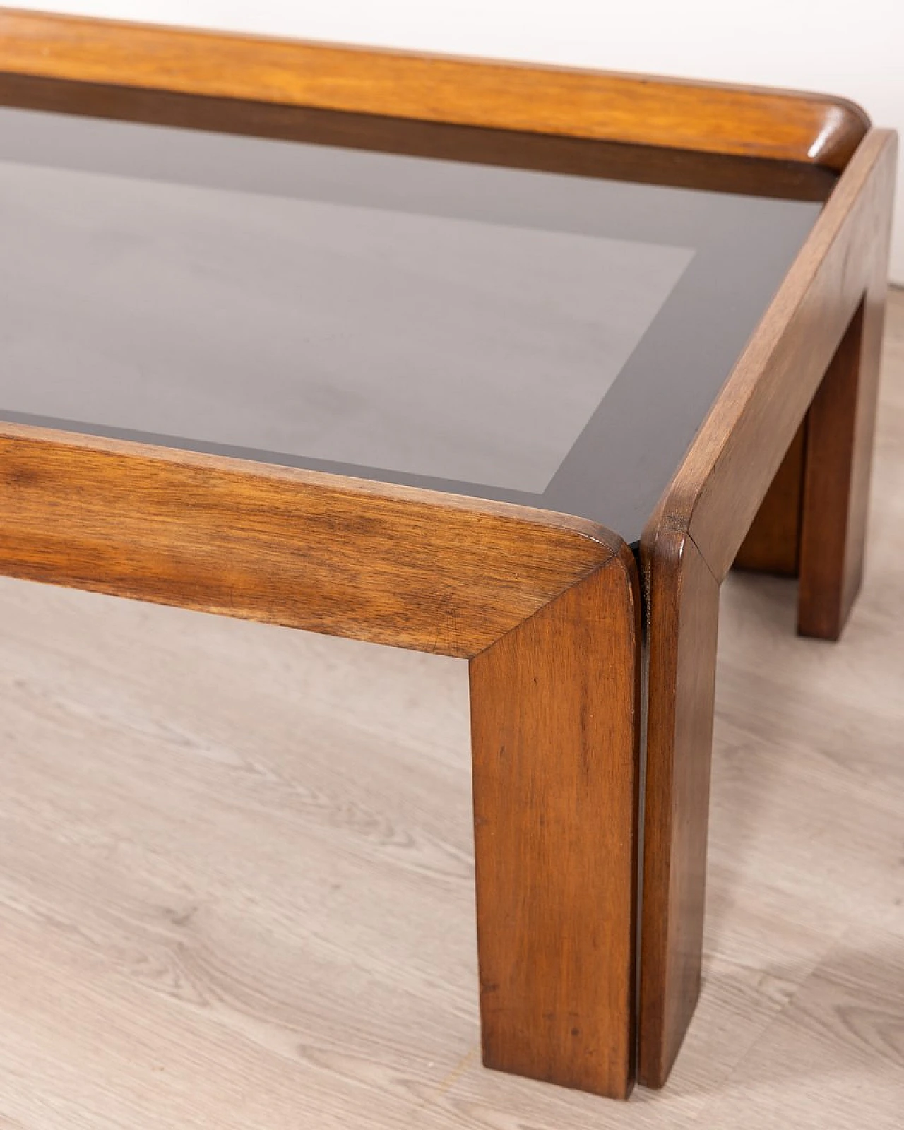 Rectangular coffee table in walnut and glass by A. & T. Scarpa, 1970s 7