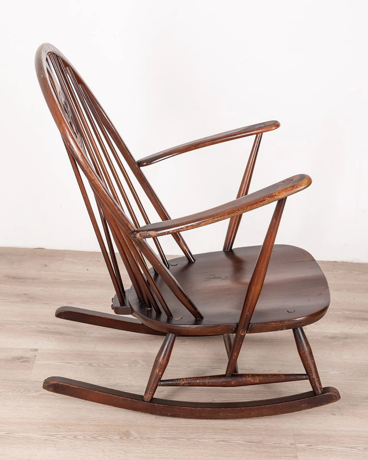 Sedia a dondolo in legno 316 di Lucian Ercolani per Ercol, anni '50 4