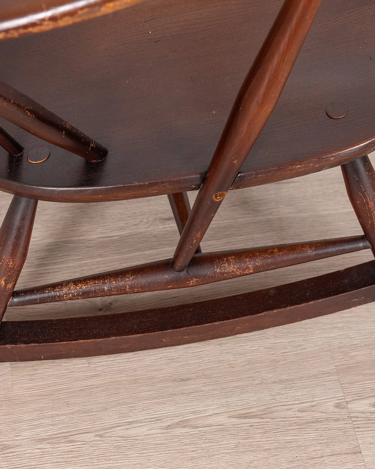 Sedia a dondolo in legno 316 di Lucian Ercolani per Ercol, anni '50 6