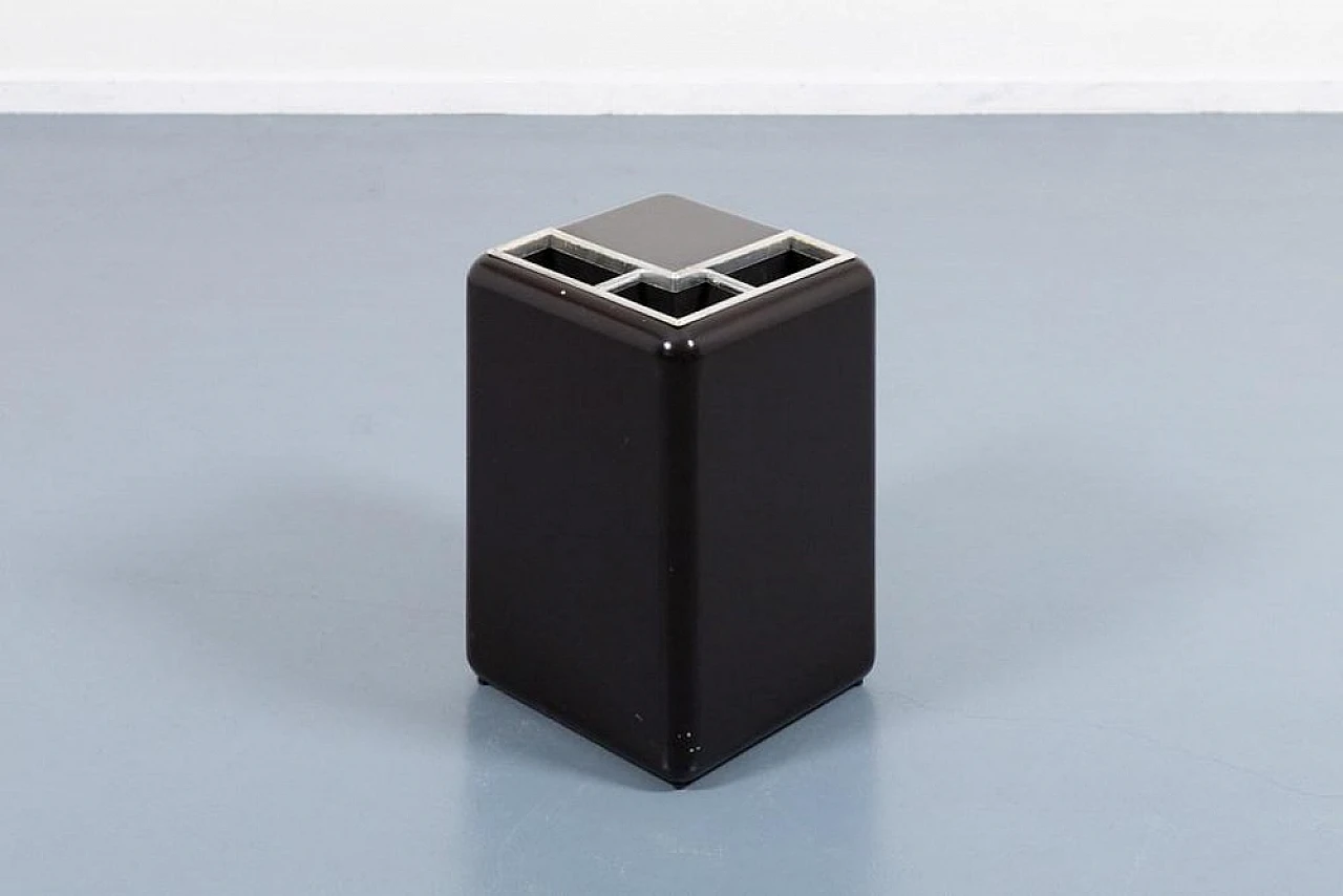 Portaombrelli in plastica marrone, anni '70 1