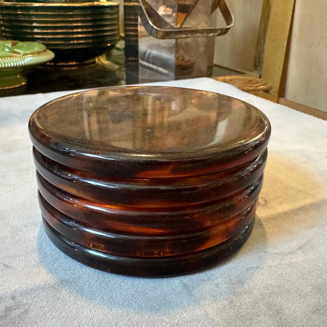 Tortoiseshell lucite round jewellery box, 1970s 10