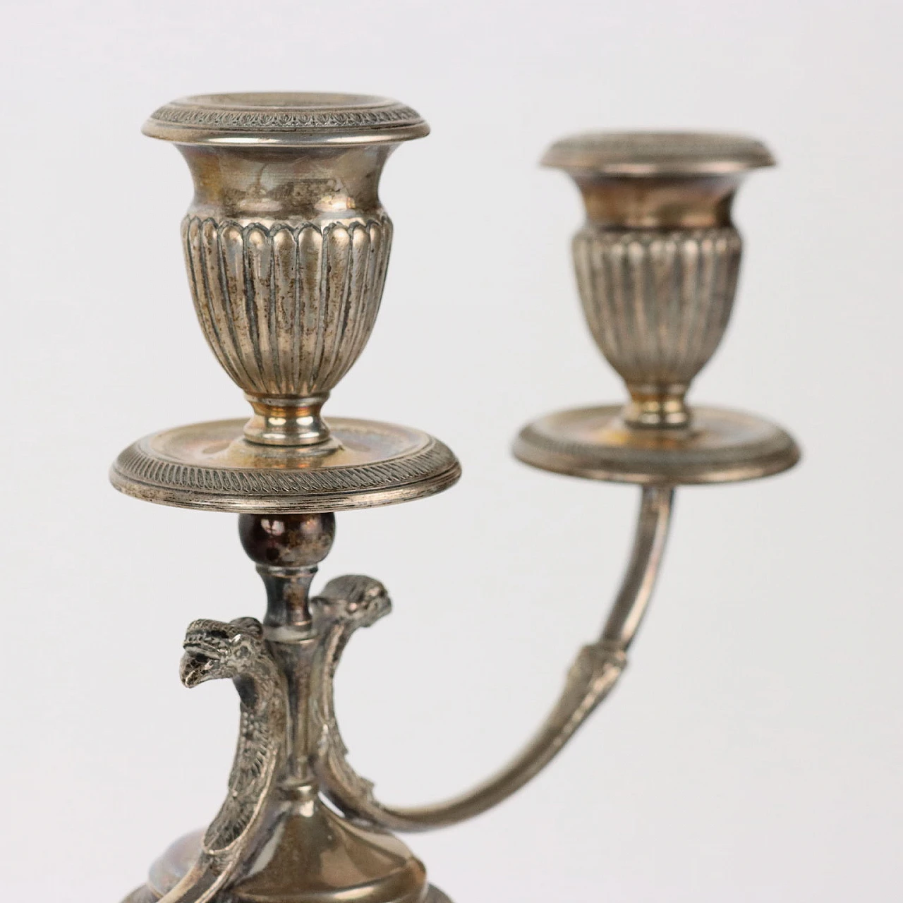 Three-armed silver candelabra with four ferine-shaped feet 4