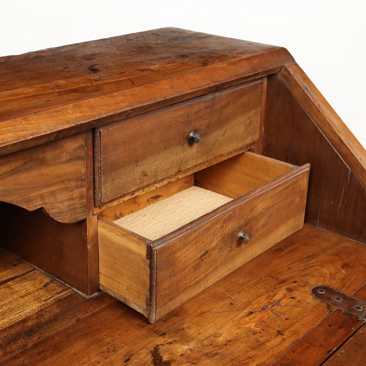 Ribalta Barocca in noce con maniglie bronzee a pera, inizio '700 5