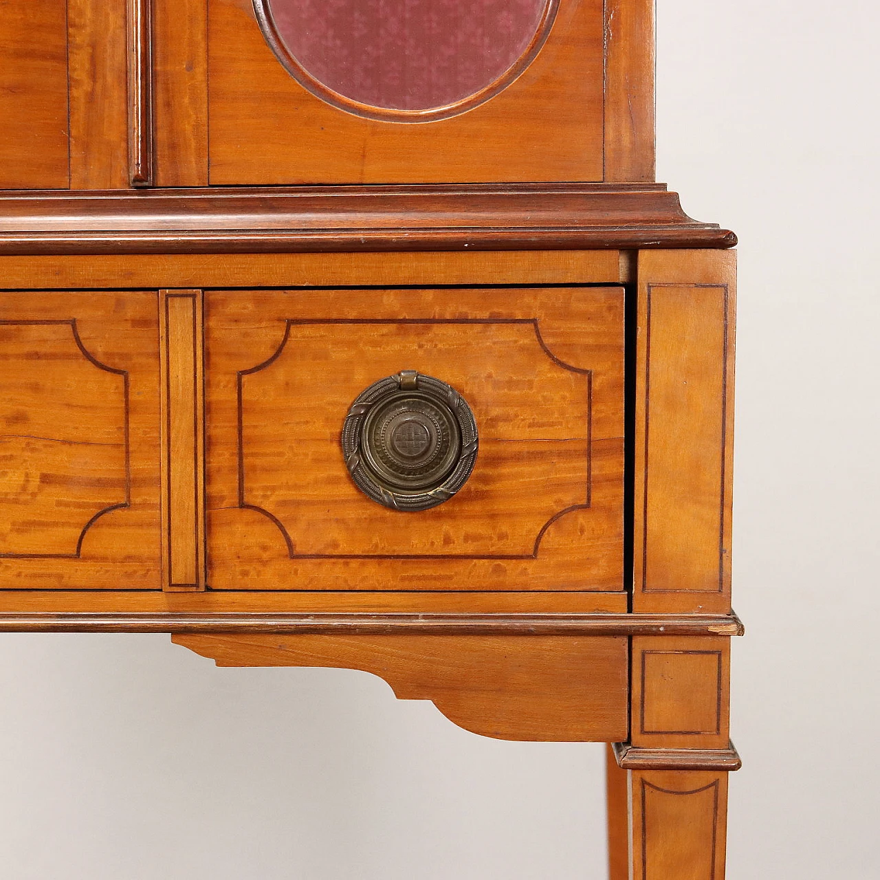 Maple and mahogany display case in George IV style, early 20th century 10