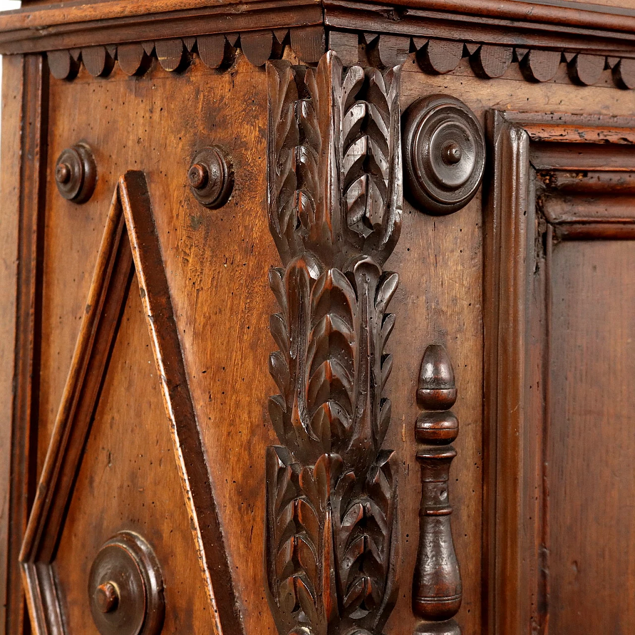 Chestnut & walnut sideboard with fretwork & moldings, 18th century 7