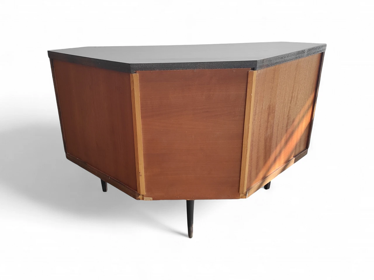 Mobile bar in legno con 2 ante scorrevoli e portabottiglie, anni '70 9