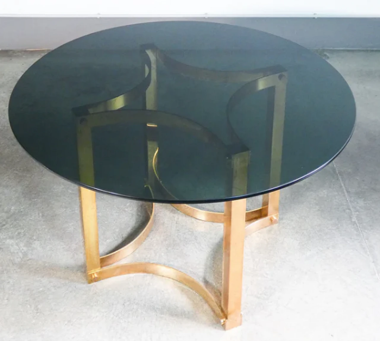 Table with smoked glass top and brass structure, 1970s 4