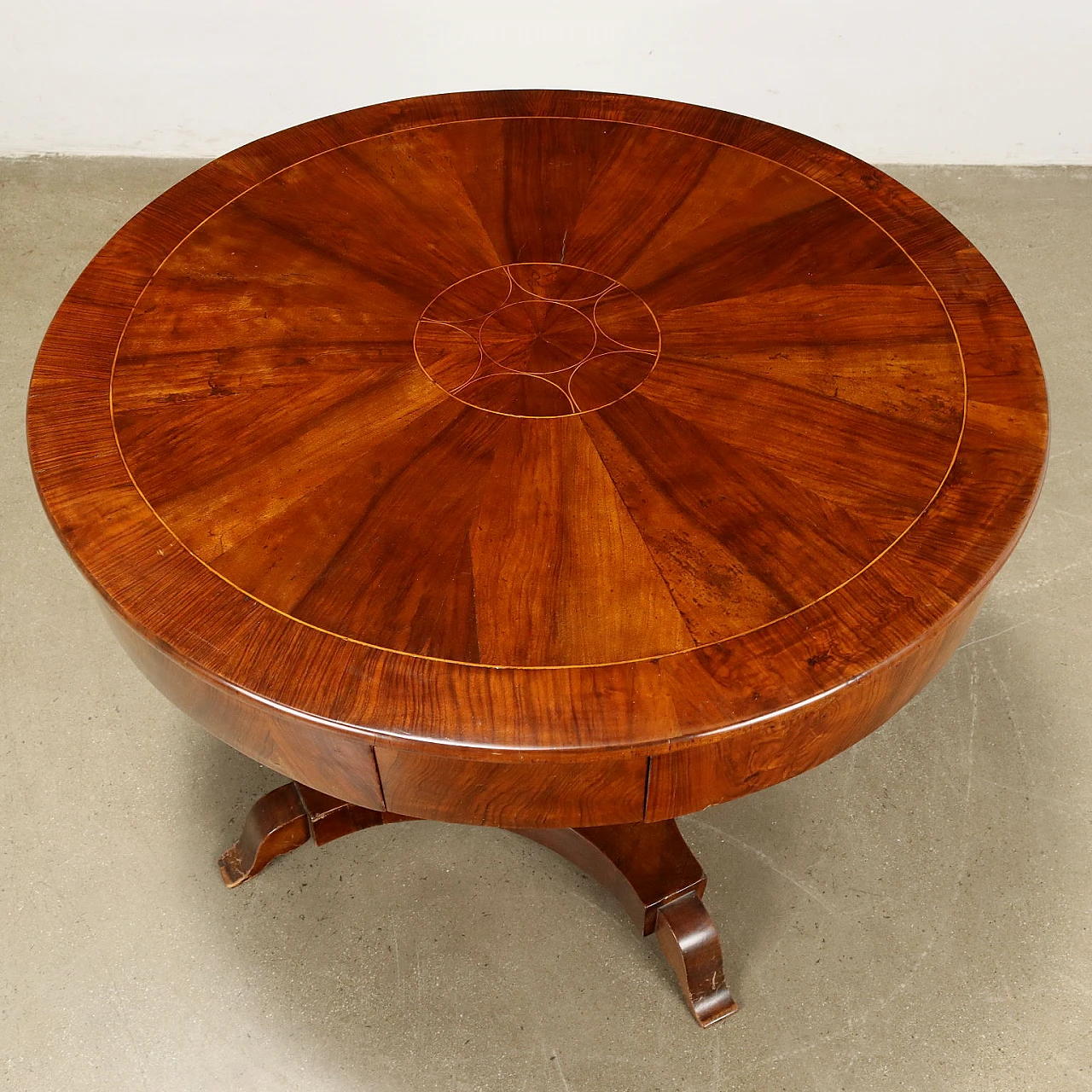 Charles X round walnut table with maple fillets, 19th century 3