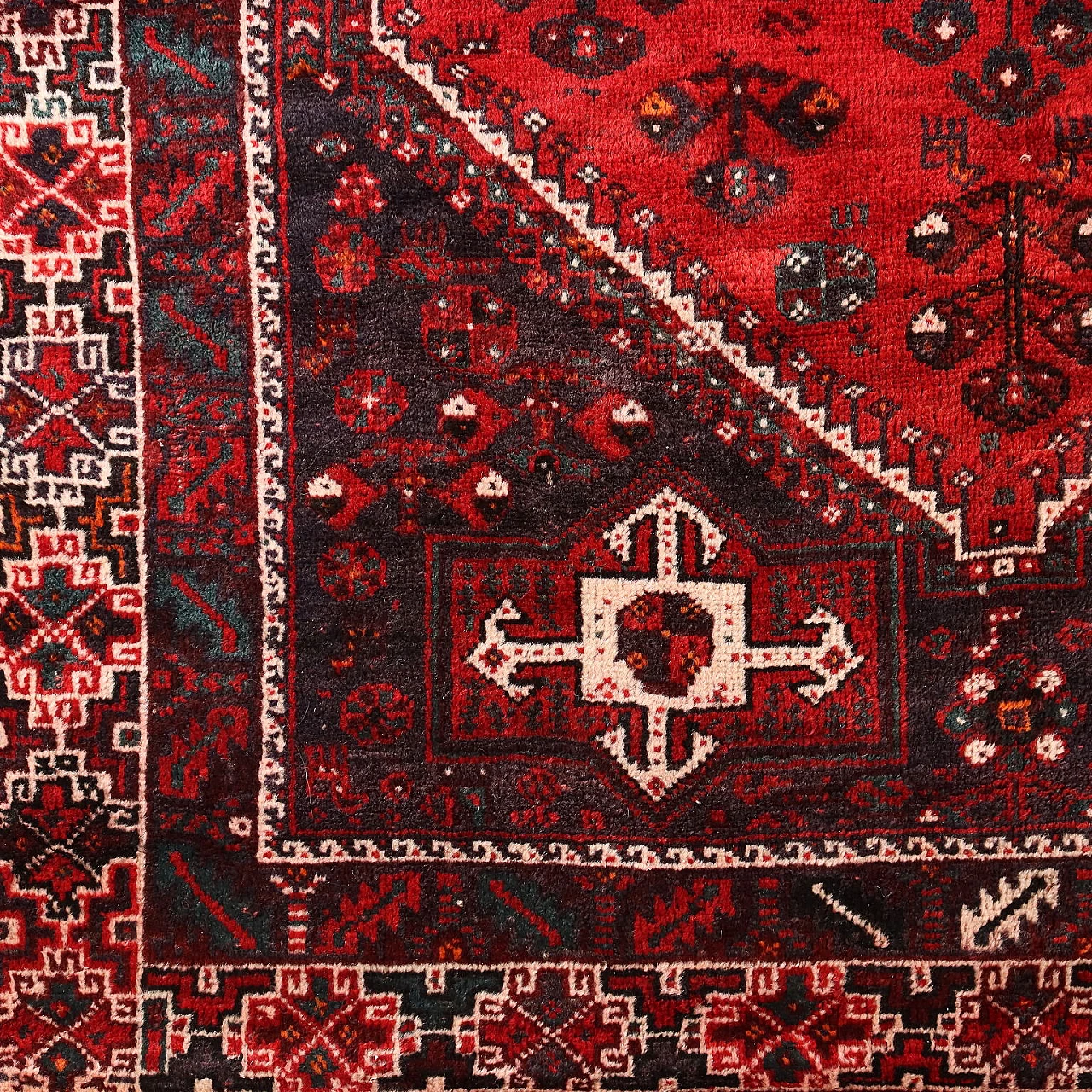 Iranian Shiraz coarse-knotted wool carpet 5