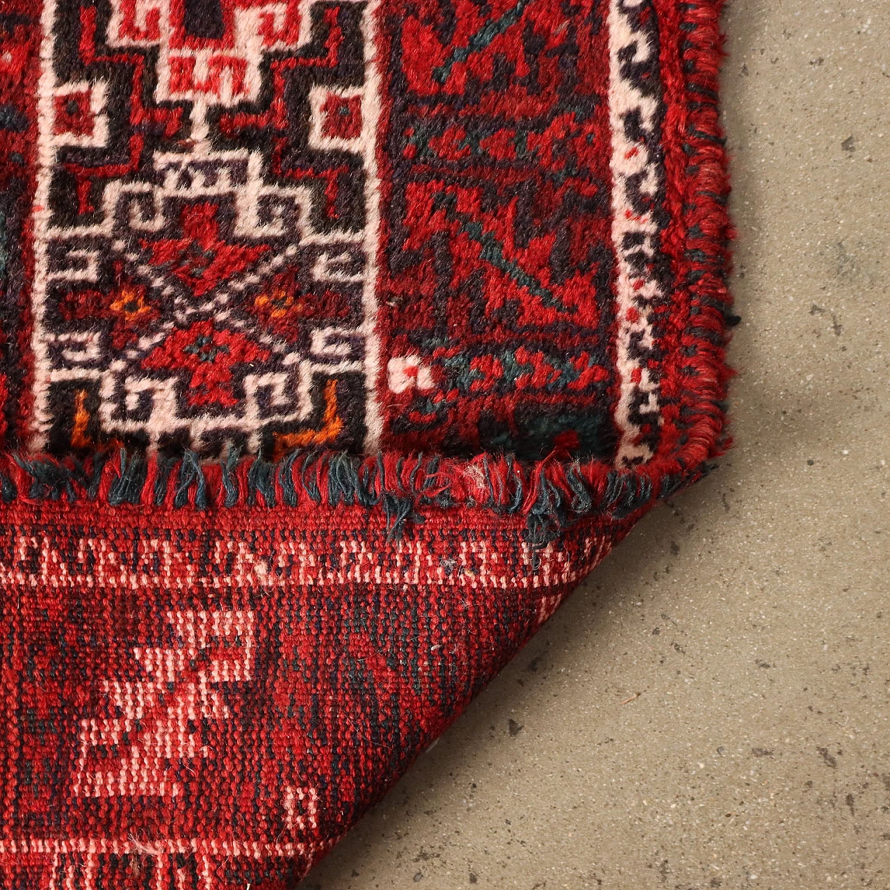 Iranian Shiraz coarse-knotted wool carpet 8