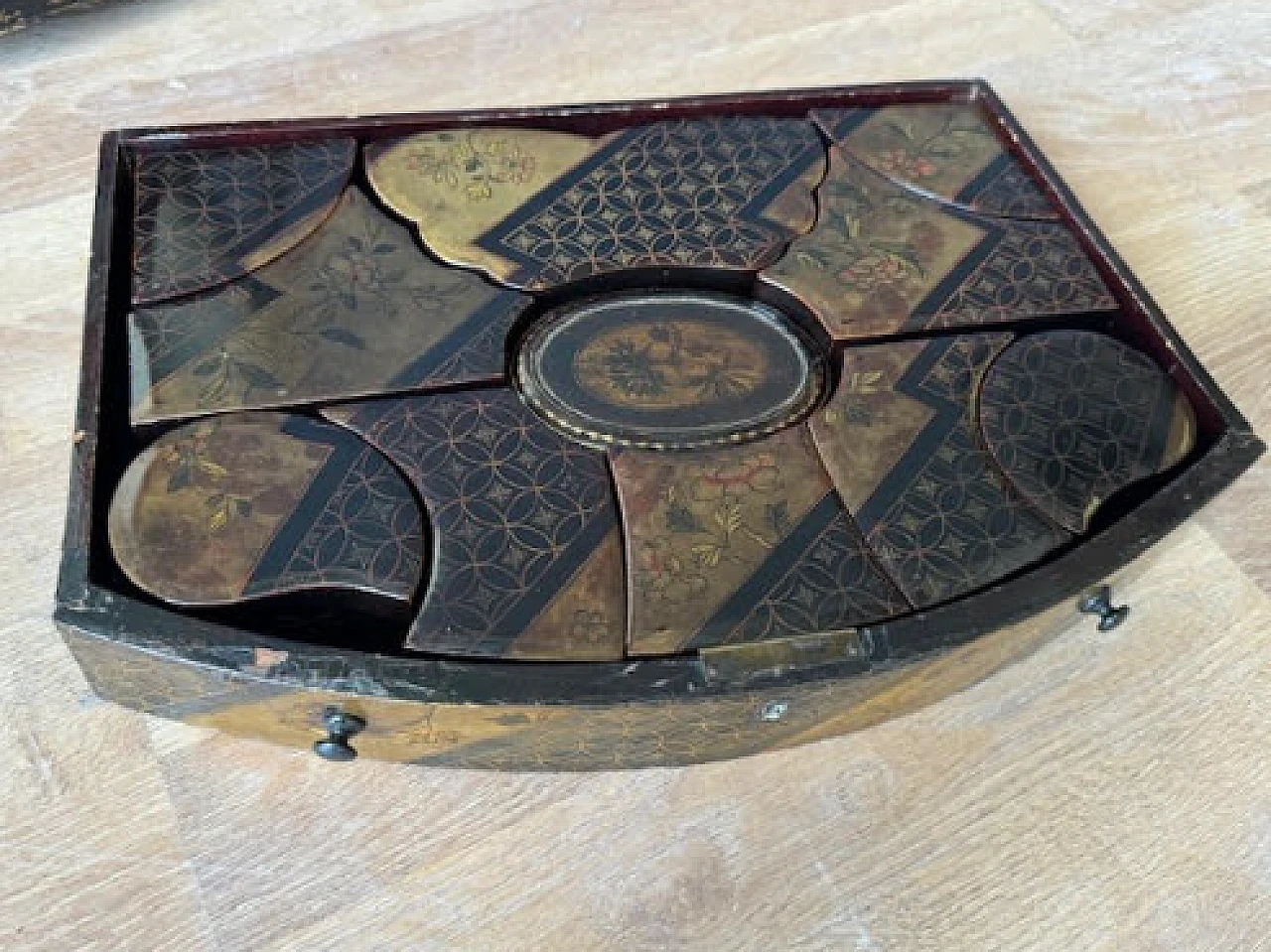 Psiche da tavolo laccato e dorato con motivi a chinoiserie, '800 6