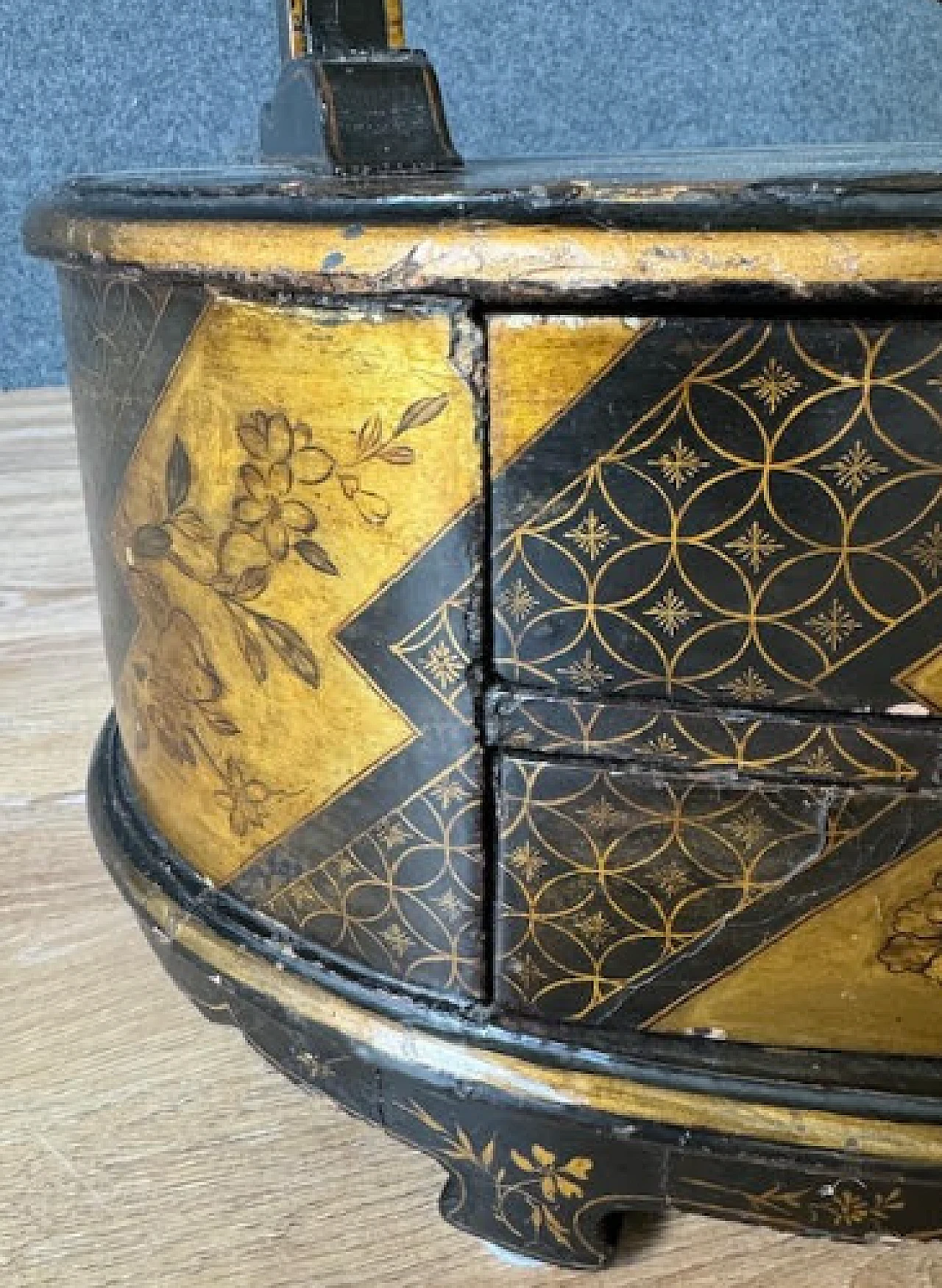 Psiche da tavolo laccato e dorato con motivi a chinoiserie, '800 9