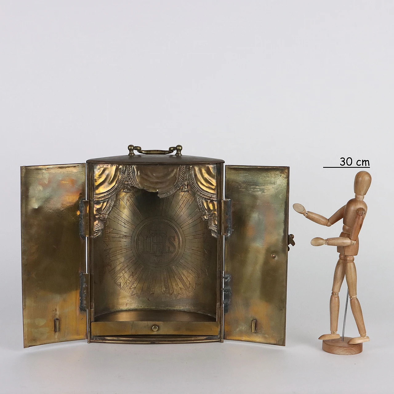 Altarino in ottone a doppia anta con incisione raffigurante Comunione 2