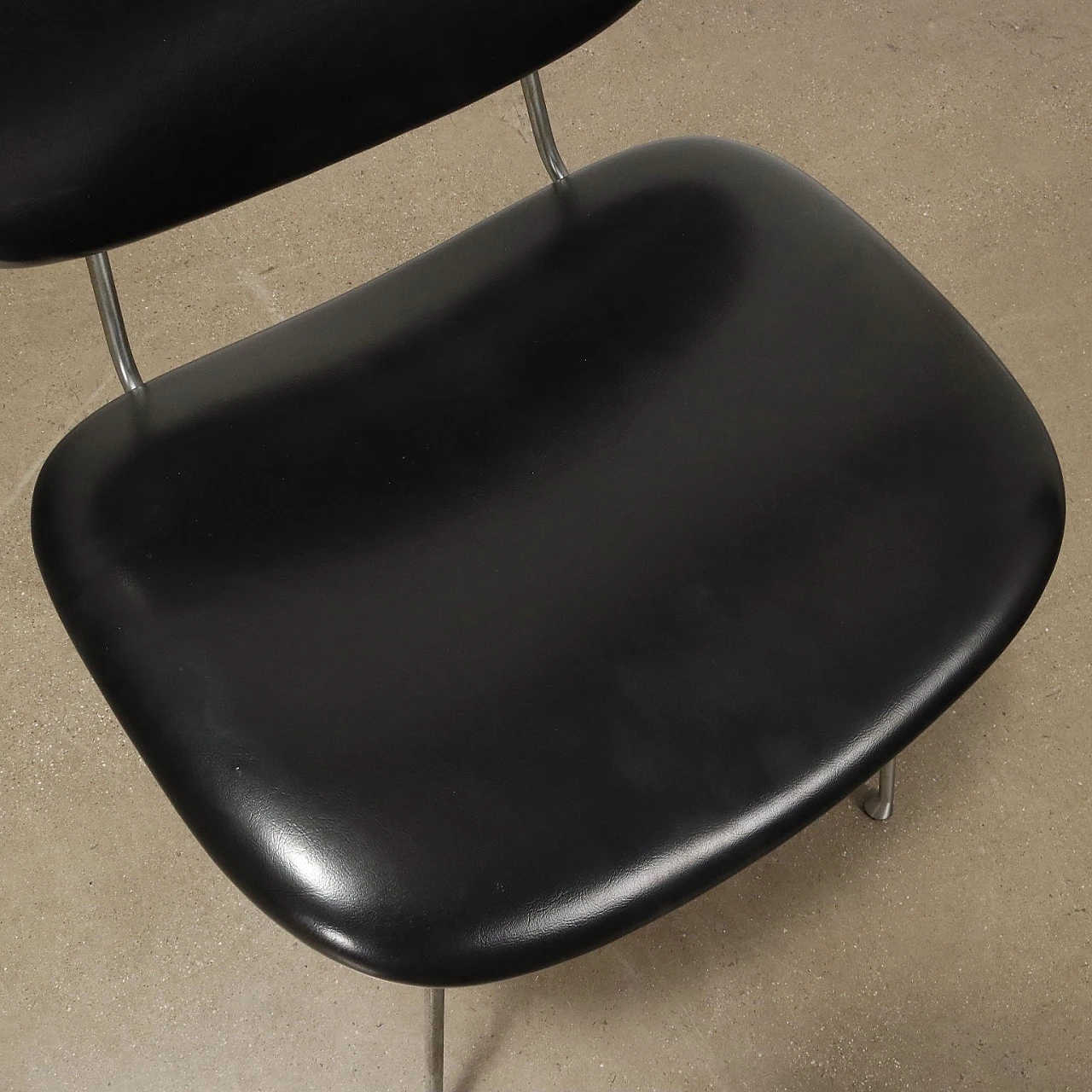 Pair of chairs in black leatherette and chromed metal, 1960s 8