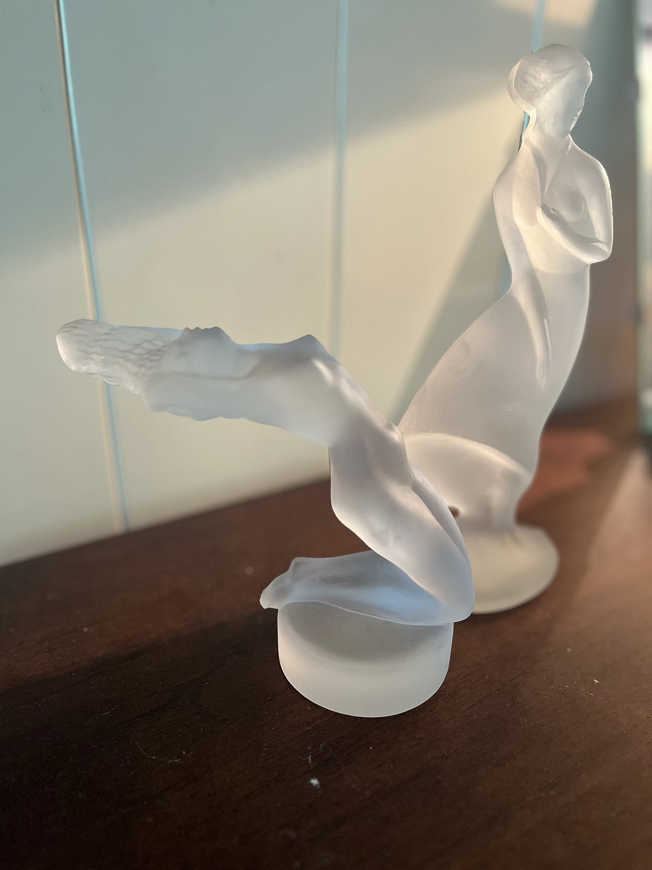 Coppia di statuine figure femminili in vetro, anni '20 3