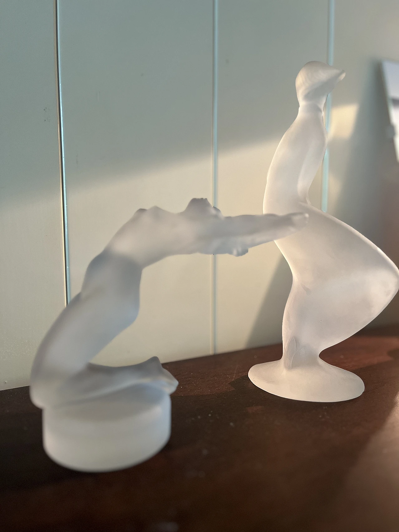 Coppia di statuine figure femminili in vetro, anni '20 4