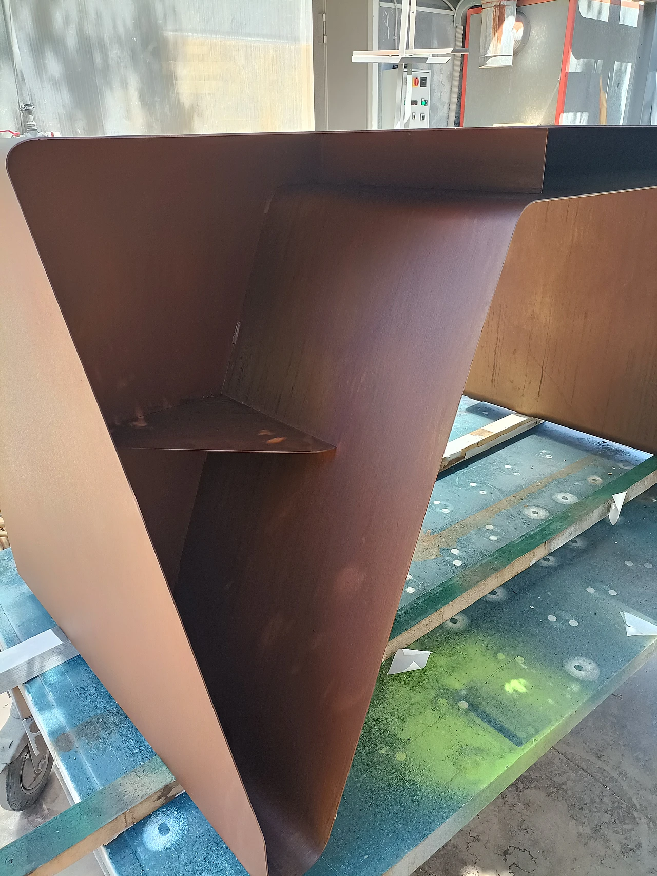 Scrivania Tape in metallo corten 1067450