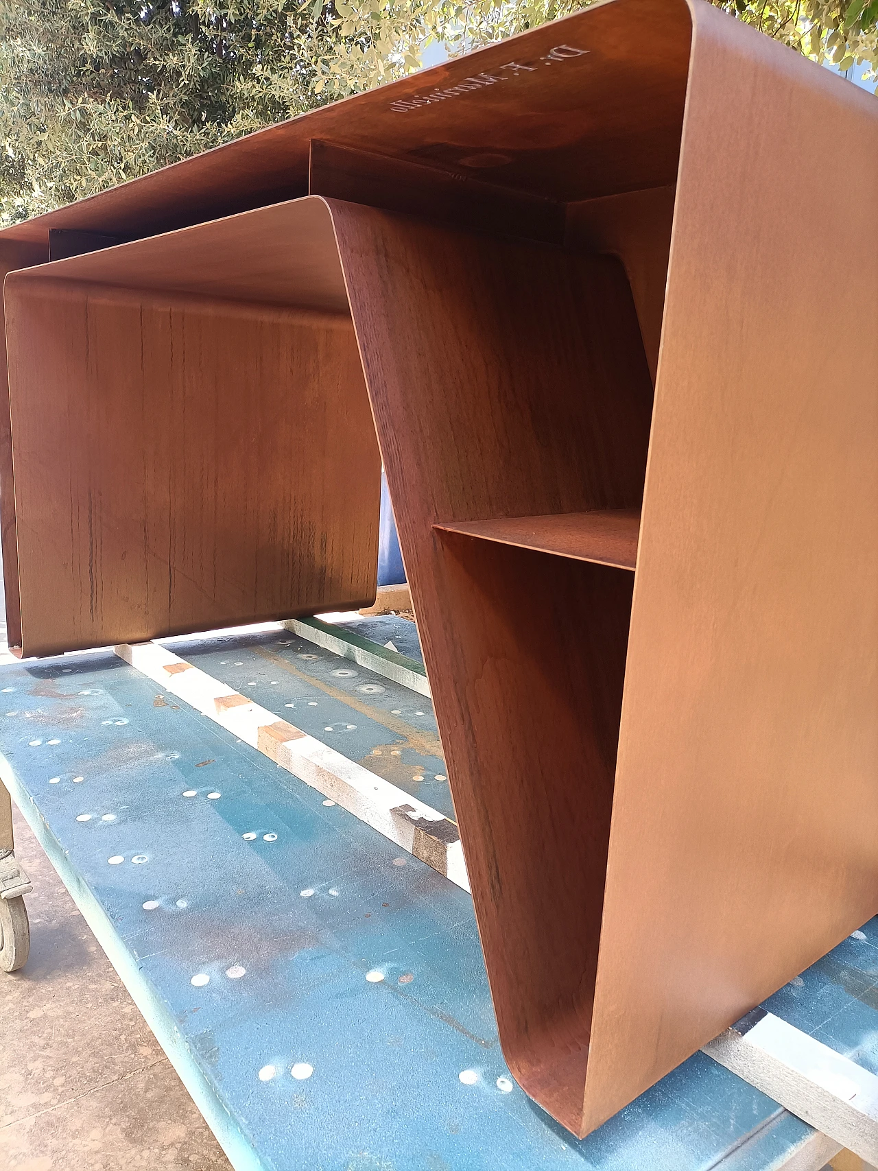 Scrivania Tape in metallo corten 1067453
