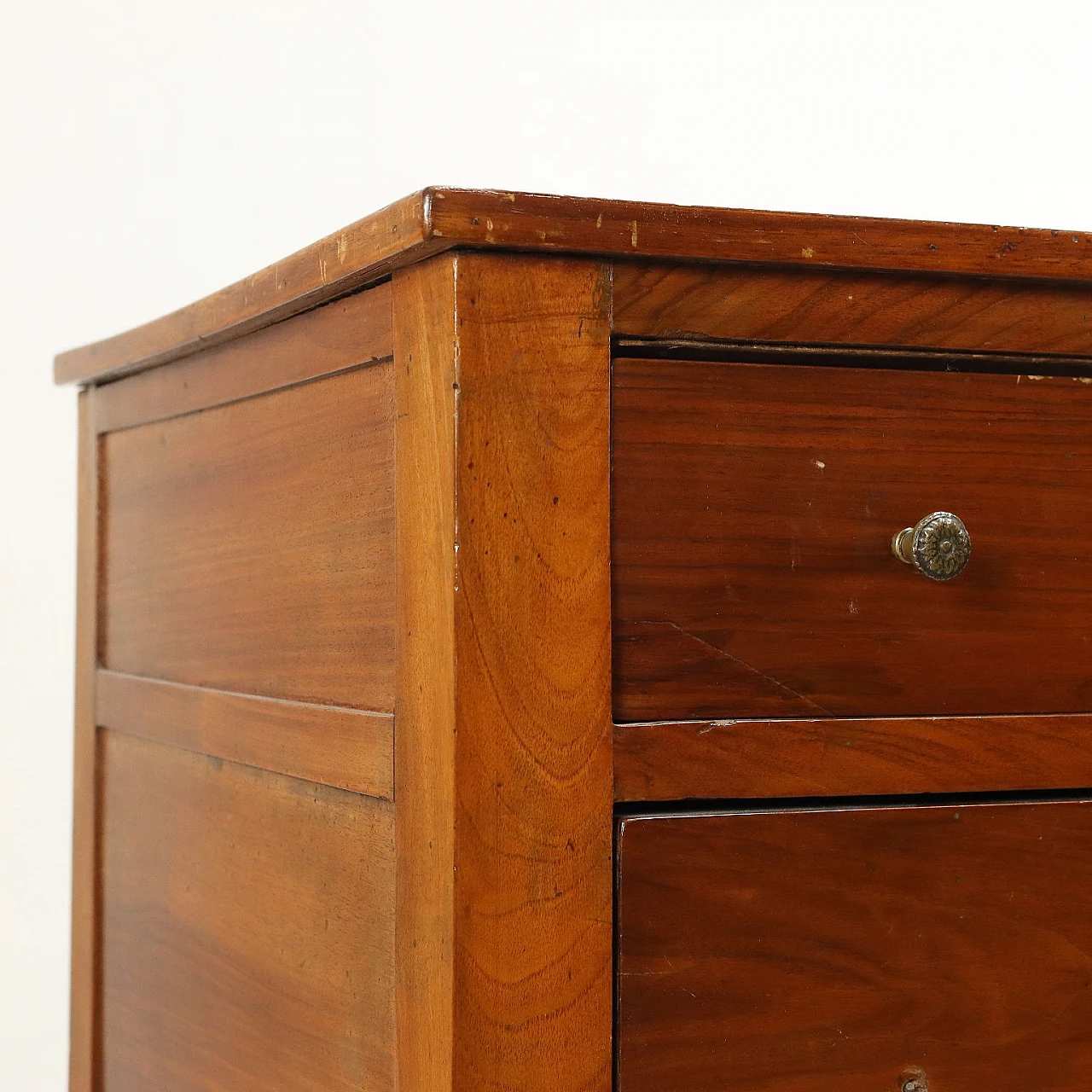 Comò Direttorio in noce con piedi tronco-piramidali, inizio '800 3