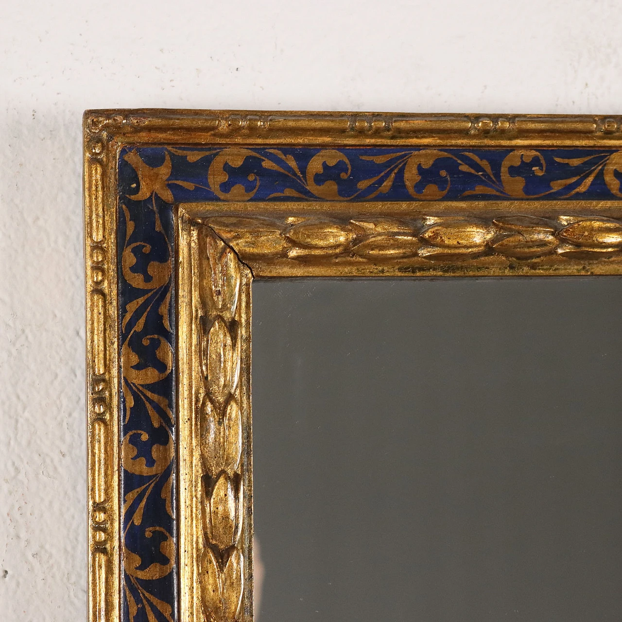 Neo-Renaissance style carved, gilded and painted wood mirror 3