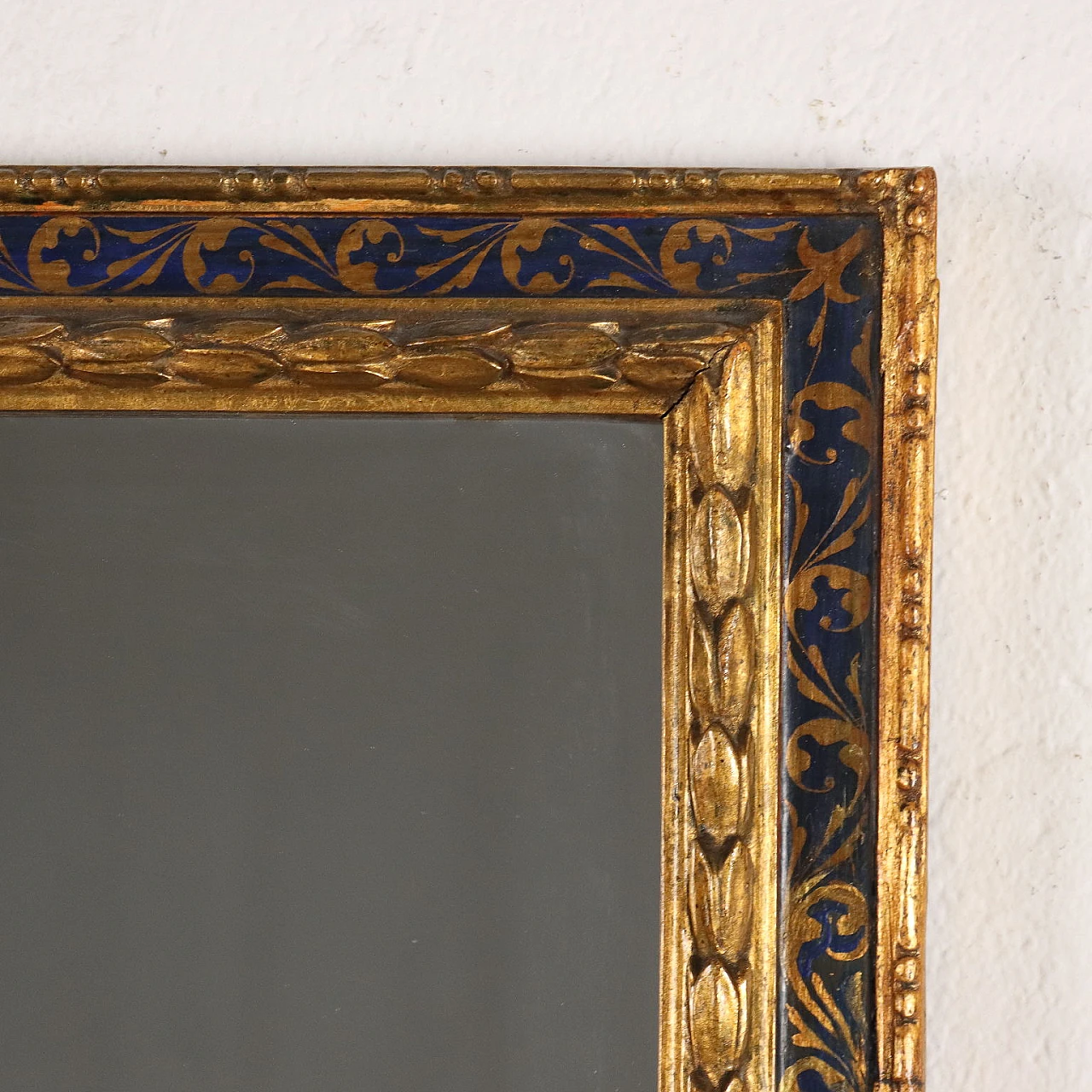 Neo-Renaissance style carved, gilded and painted wood mirror 4