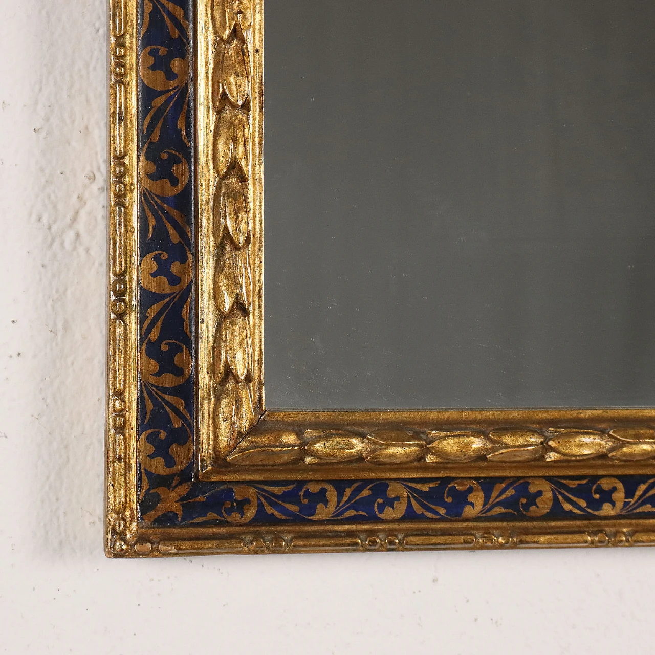 Neo-Renaissance style carved, gilded and painted wood mirror 5