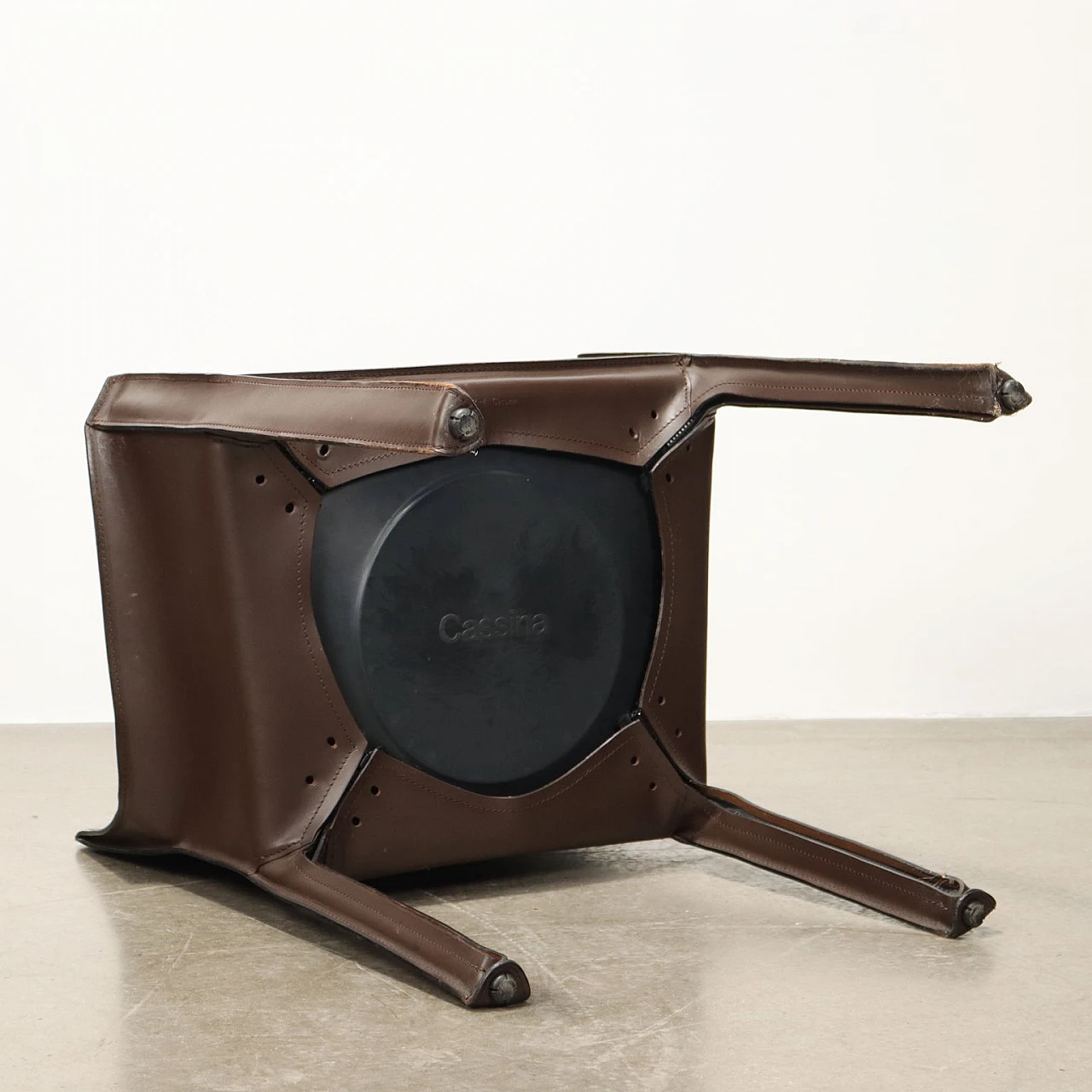 Pair of Cab 413 chairs by Mario Bellini for Cassina, 1980s 9