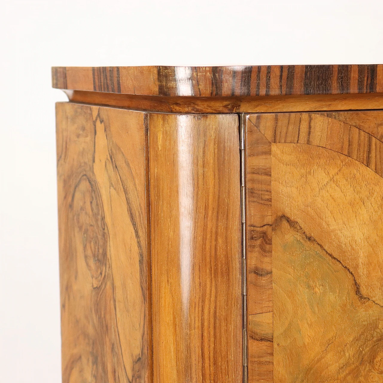 Walnut and burl veneer sideboard with two doors and drawers 4