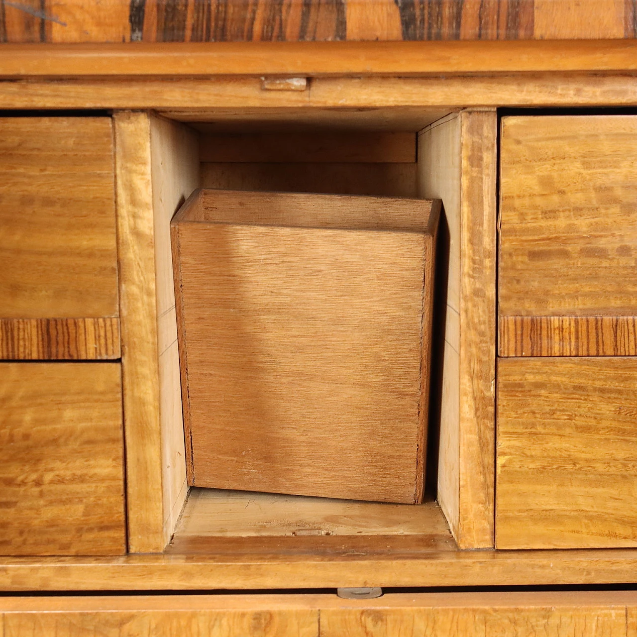 Walnut and burl veneer sideboard with two doors and drawers 7