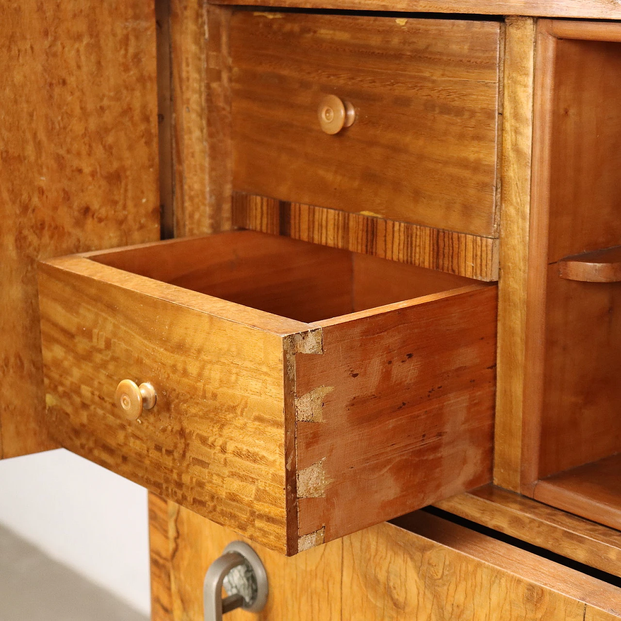 Walnut and burl veneer sideboard with two doors and drawers 8