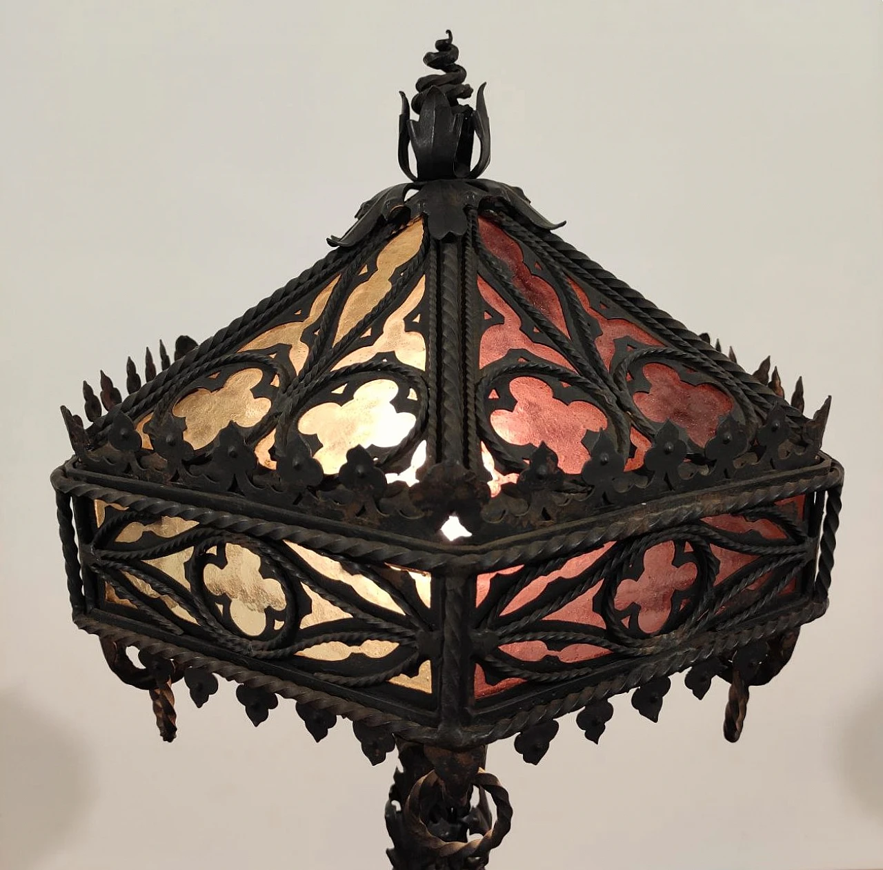 Wrought iron table lamp, early 1900s 8