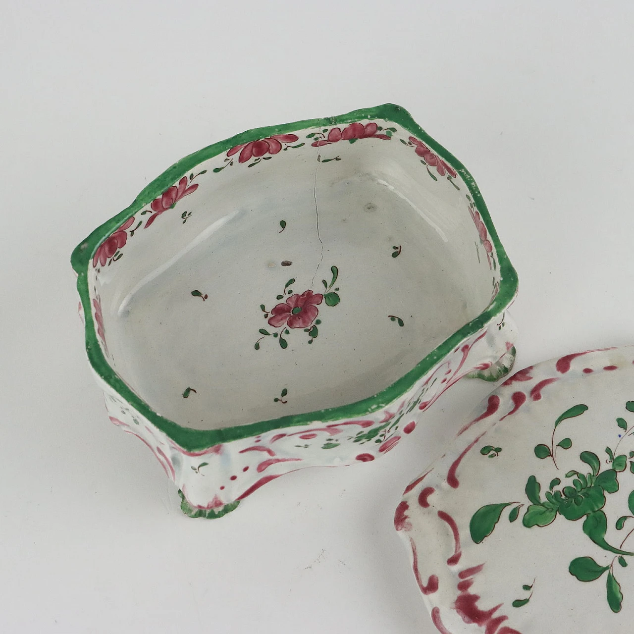 Scatola in maiolica policroma, prima metà '800 4