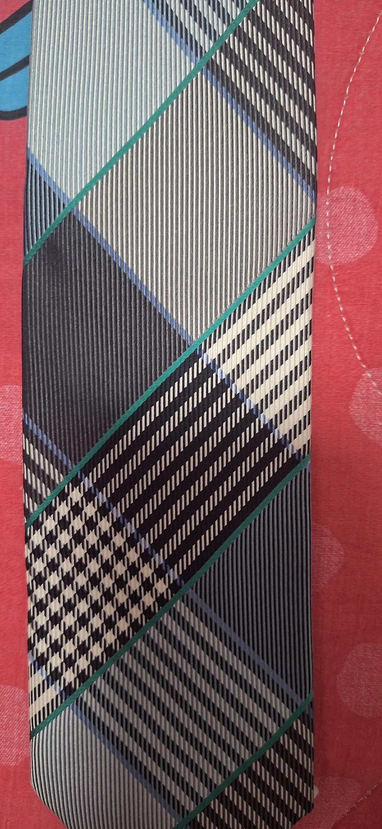 Serie di cravatte vintage firmate Krizia, Ferragamo, YSL, '900 5