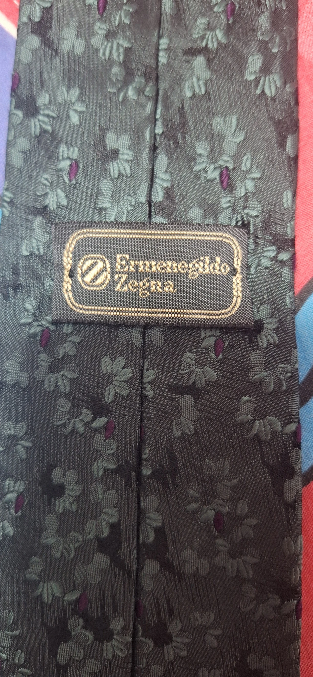 Serie di cravatte vintage firmate Krizia, Ferragamo, YSL, '900 10