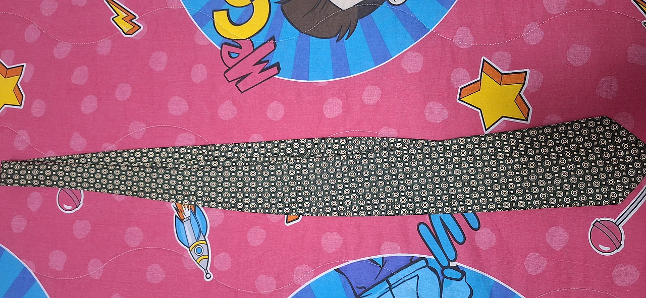 Serie di cravatte vintage firmate Krizia, Ferragamo, YSL, '900 35