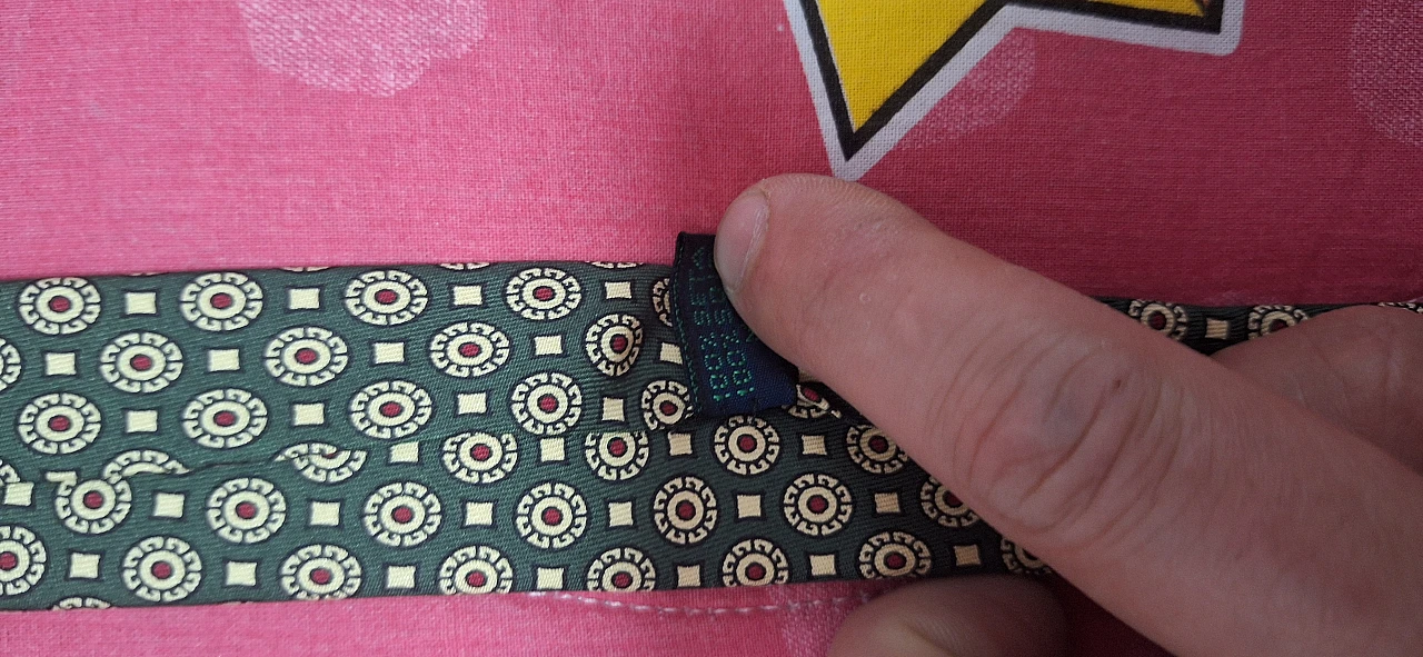 Serie di cravatte vintage firmate Krizia, Ferragamo, YSL, '900 37