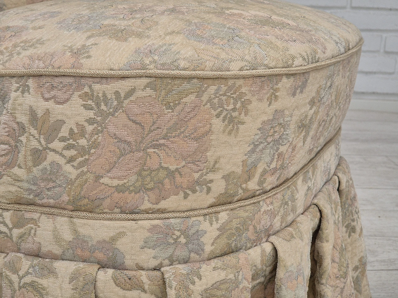 Poltroncina danese fucsia floreale, anni '70 6