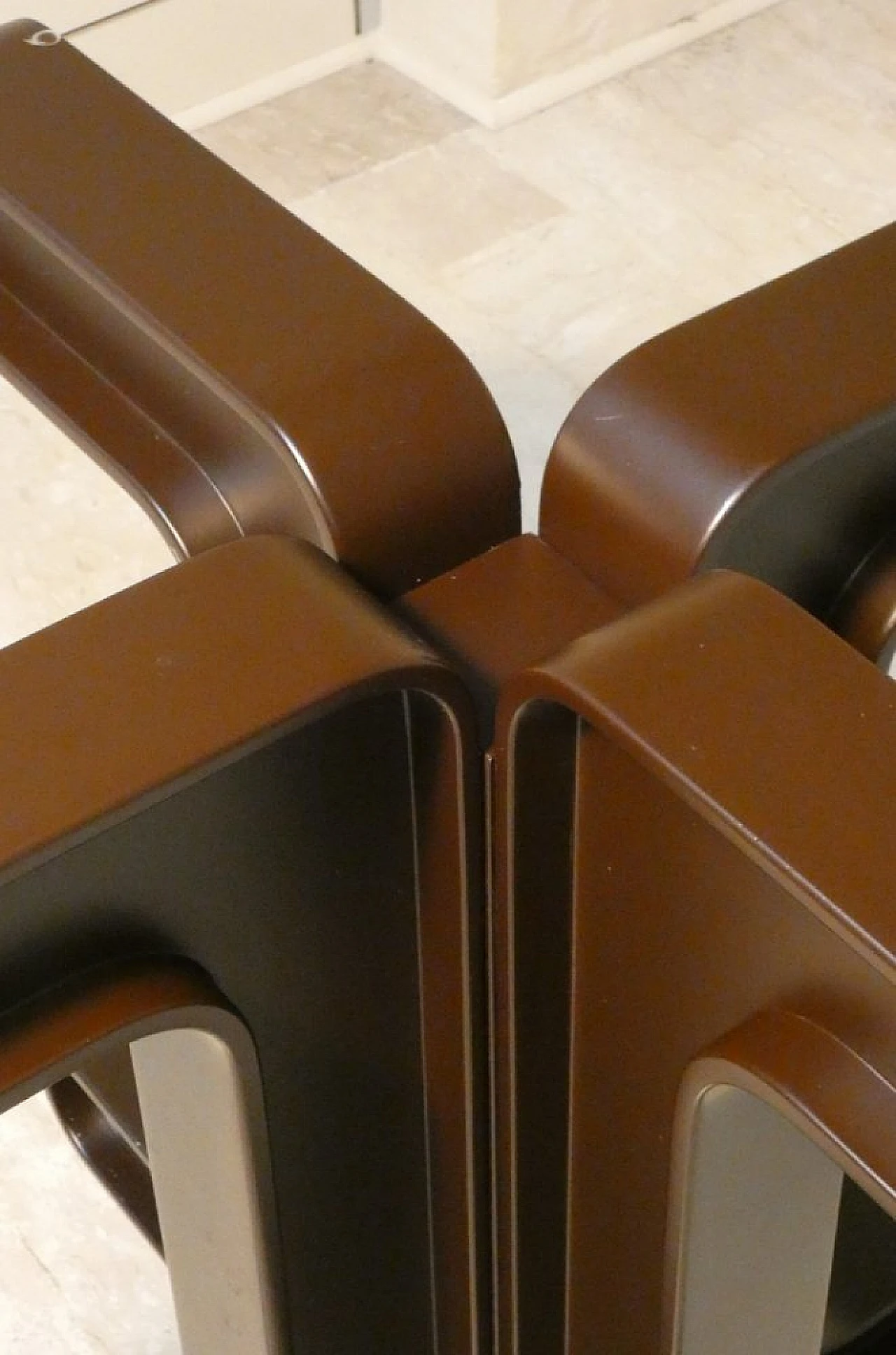 Tavolo in vetro con 4 sedie in paglia di Vienna e acciaio, anni '70 6