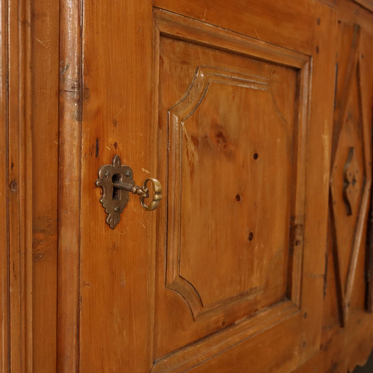 Double-bodied pine sideboard with doors, 5 drawers and risers 6