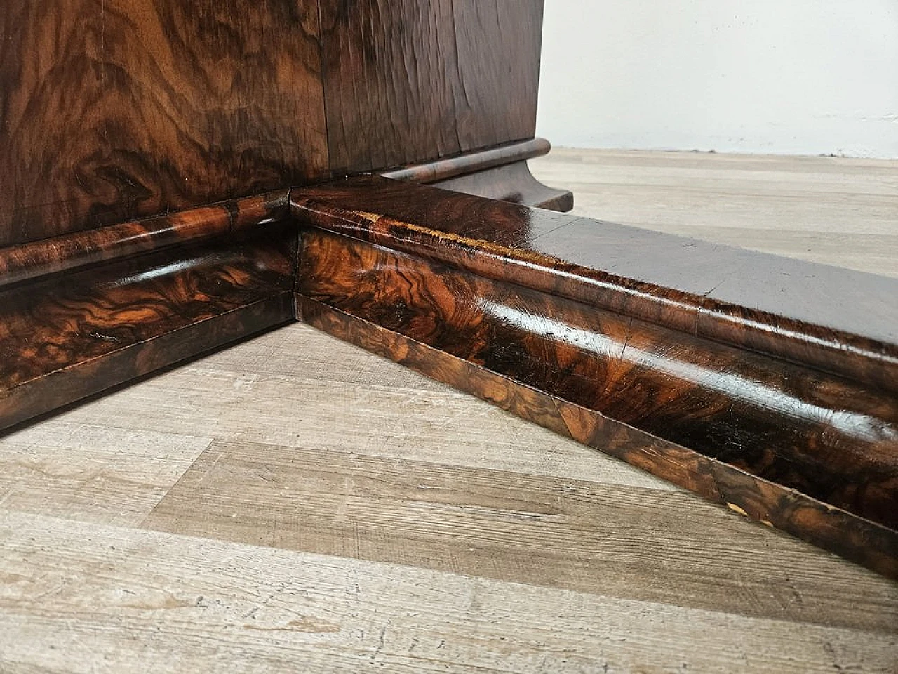 Tavolo da pranzo Art Déco allungabile in noce, anni '30 26