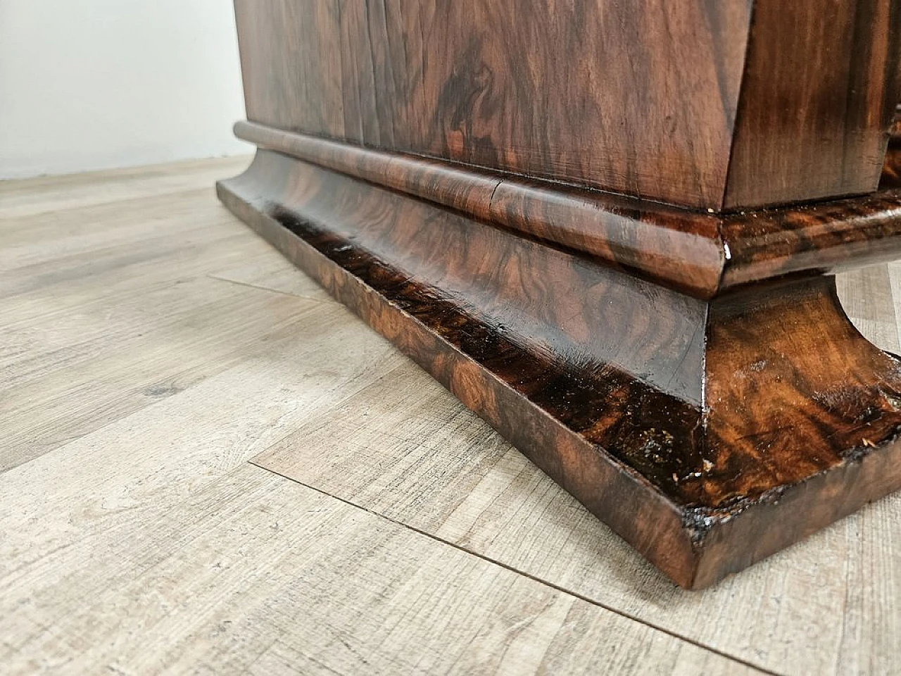 Tavolo da pranzo Art Déco allungabile in noce, anni '30 31