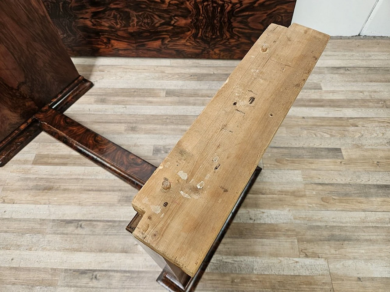 Tavolo da pranzo Art Déco allungabile in noce, anni '30 36