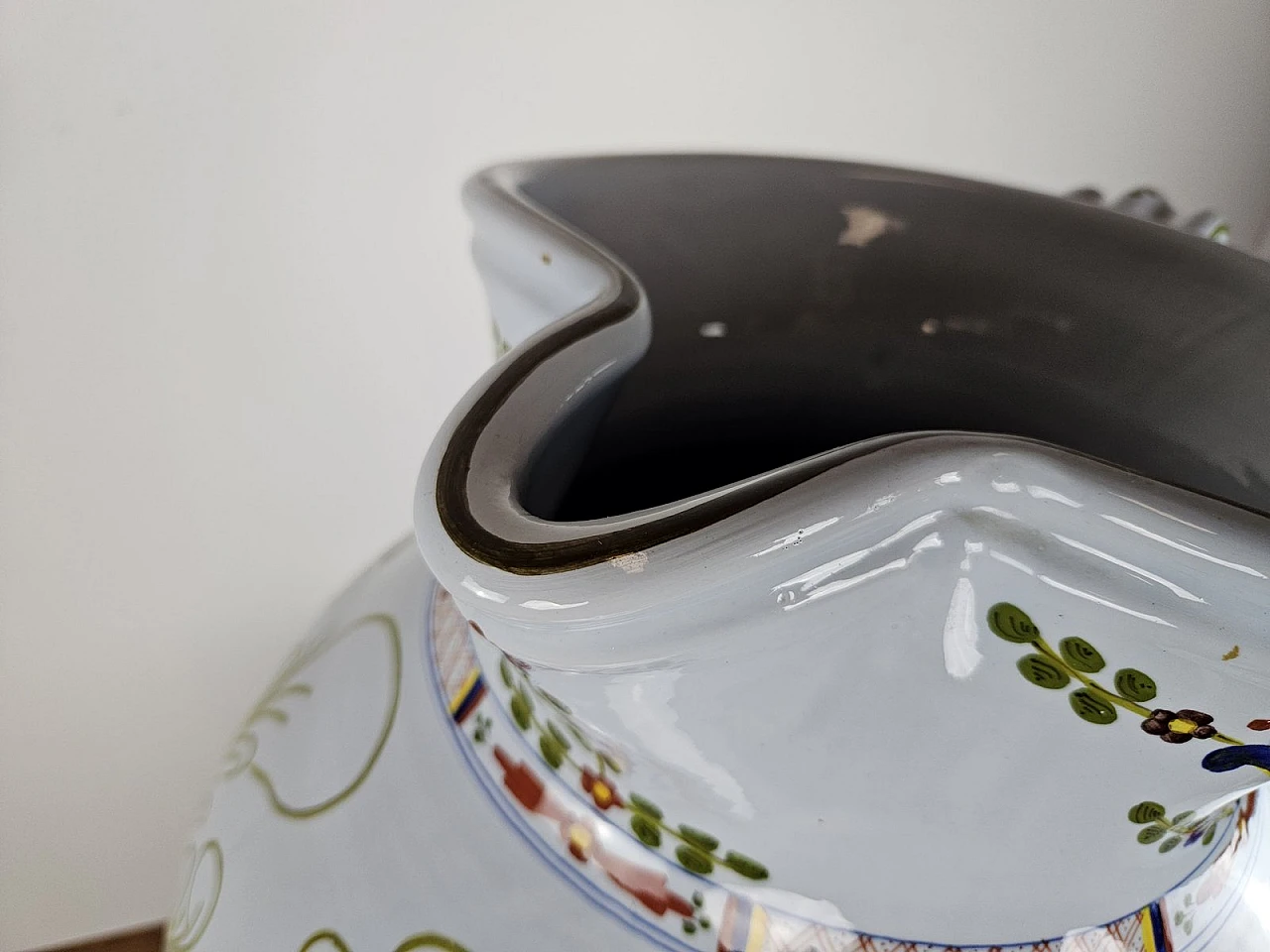 Anfora grande in ceramica decorata di La Vecchia Faenza, inizio XXI secolo 7