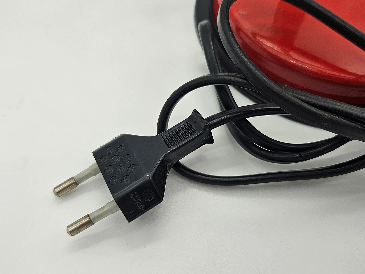 Lampada da tavolo rossa di Veneta Lumi, anni '80 11