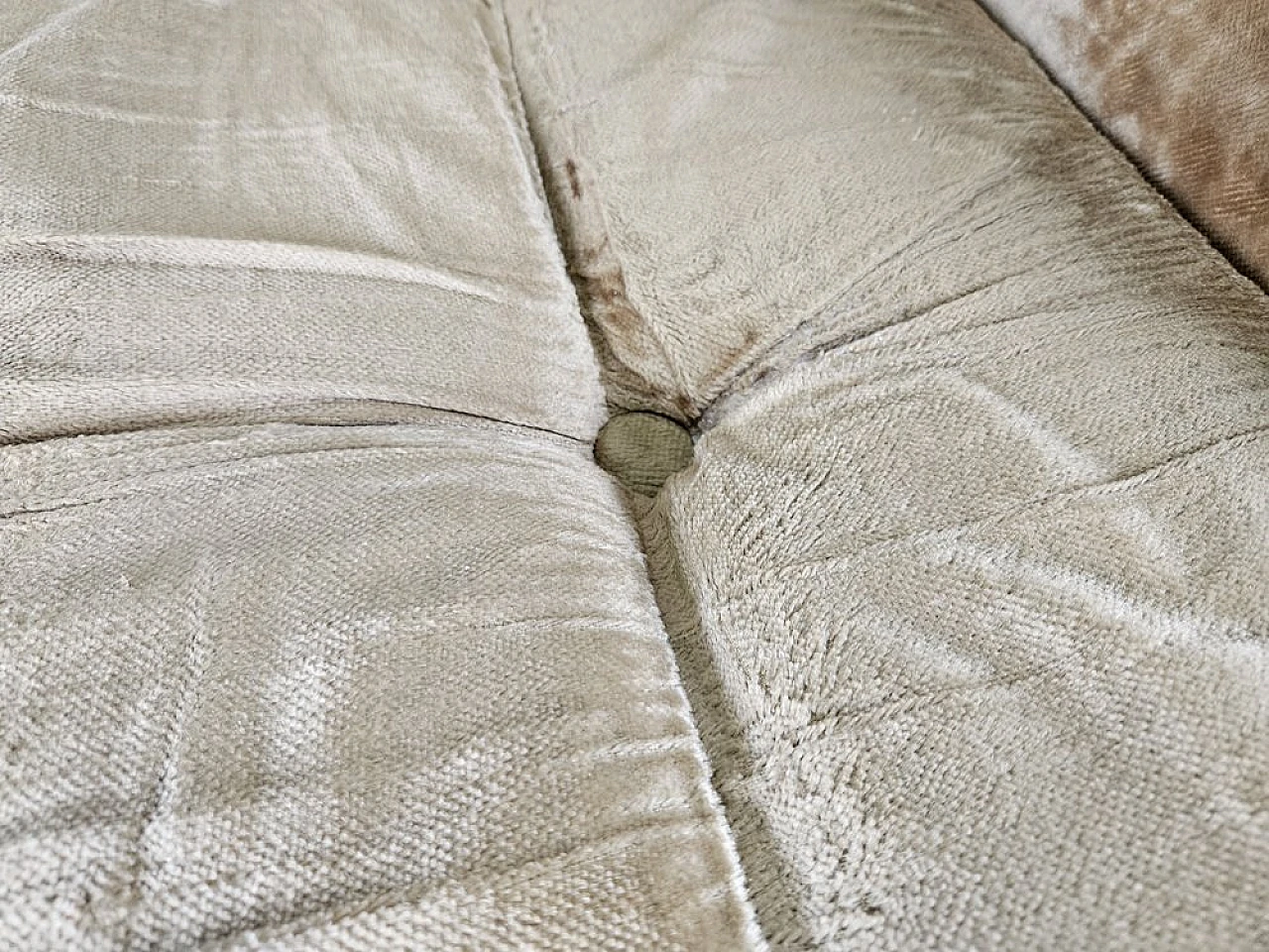 Armchair in fabric and steel with wooden feet, 1970 9