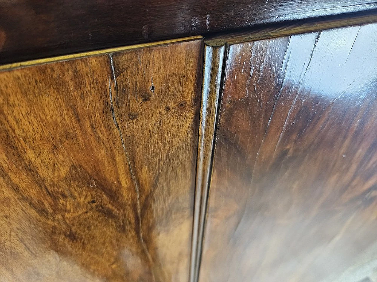 Two-door wardrobe in walnut, 1940 15