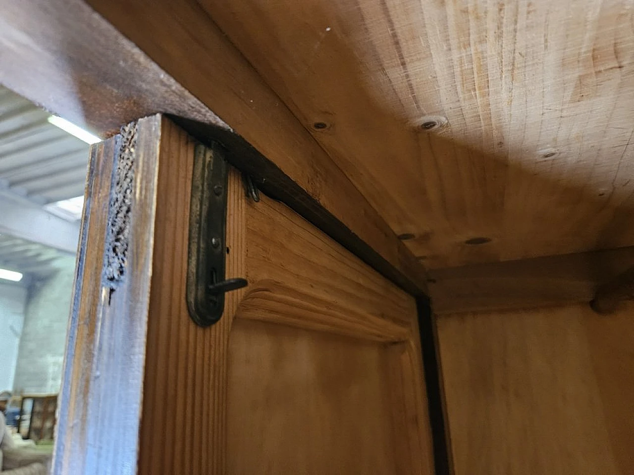 Two-door wardrobe in walnut, 1940 23