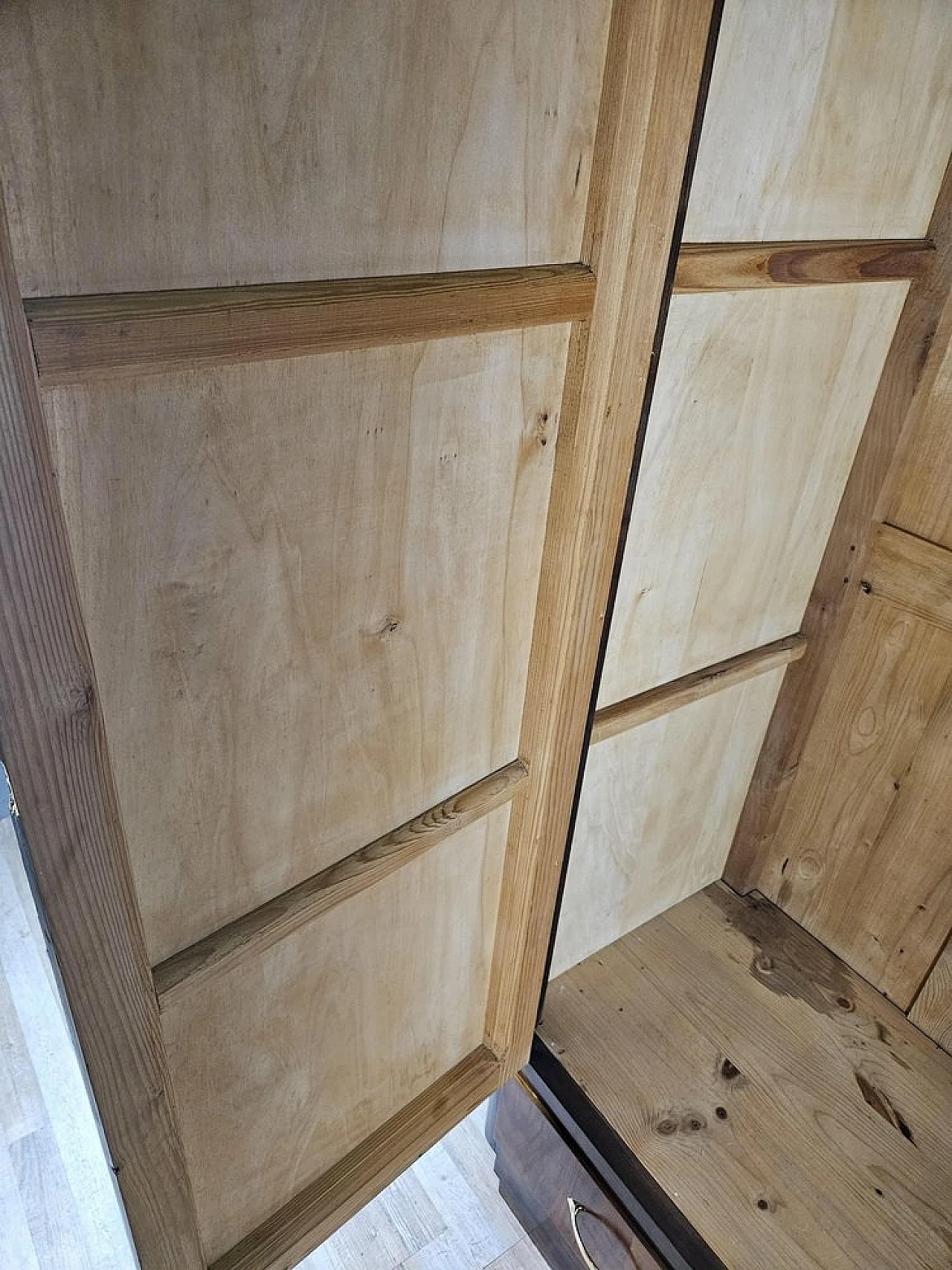 Two-door wardrobe in walnut, 1940 24