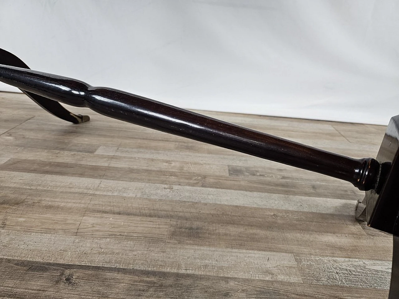 Tavolo da pranzo Mid-Century con ripiano in vetro verde, anni '50 19