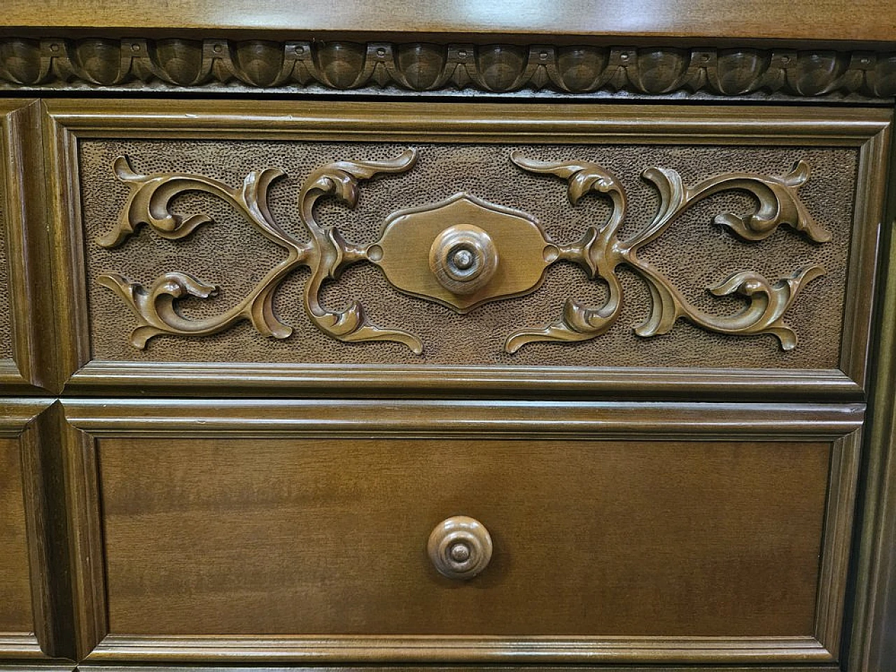 Italian carved wooden sideboard with drawers, 1980 18